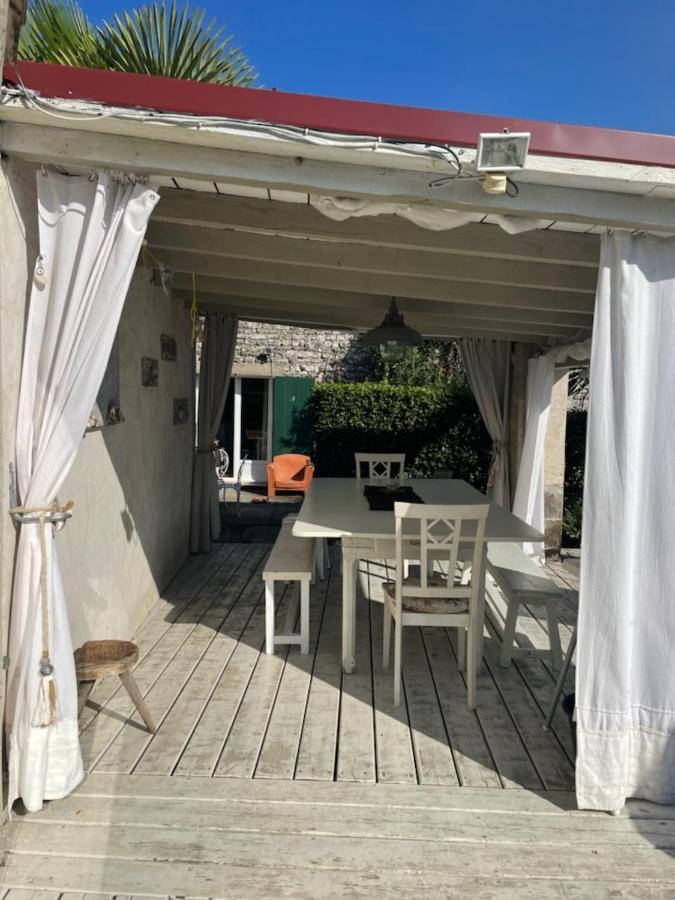 Le Chai Maison De Charme Pour Tribu Joyeuse Le Château-dʼOléron Exterior foto